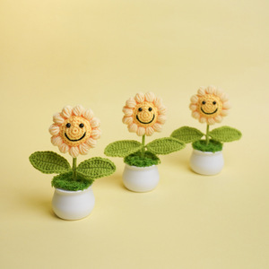 Miniature de tournesol souriant en pot, artisanat en fil fait main, décoration intérieure, cadeau de diplôme pour les meilleurs amis - Product Image 3
