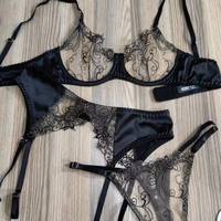 Lingerie sexy en maille brodée en dentelle 3 pièces pour femmes nouveau design décor de fleurs matures pour femmes