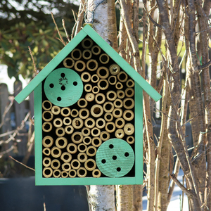 Hotel para Insectos de Madera con Certificación FSC y BSCI, Casa para Abejas, Mariquitas y Mariposas, Hotel Grande y Natural para Abejas Masonas y Mariquitas con Estaca y Comedero - Product Image 3