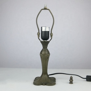 Lámpara de Mesa Tiffany LongHuiJing de 8 Pulgadas con Pantalla de Vidrio Europeo y Base de Resina Antigua - Product Image 3