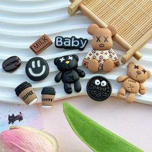 Breloques plates en résine DIY motif Ours de dessin animé, Biscuit, Grains de café pour coques de téléphone, Crocs, ornements de voiture, accessoires pour cheveux, fournitures d'artisanat - Product Image 3
