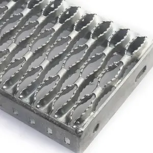 Peldaño de escalera de metal perforado de acero galvanizado peldaño de escalera de aluminio peldaños de escalera antideslizantes