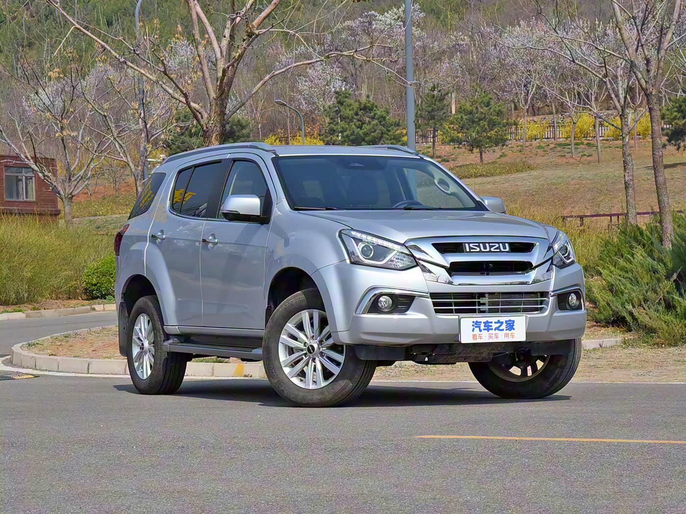 Isuzu MU-X 2.0T 220HP 8AT Gasoline Petrol Mid-Size SUV Car - Guangzhou Anhua Automobile Trade Co., L