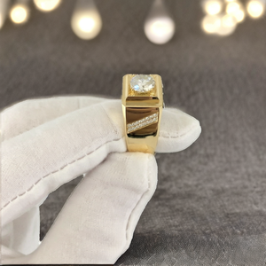 Anillo de Hombre de Plata de Ley 925 con Moissanita de Corte Brillante Redondo y Engaste de Garras, Venta al por Mayor de Joyería para Boda y Compromiso de Husky Factory - Product Image 2