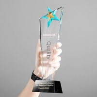 Vente directe usine Nouveaux trophées en cristal créatifs et colorés en forme d'étoile à cinq branches, trophées haut de gamme personnalisables pour les récompenses