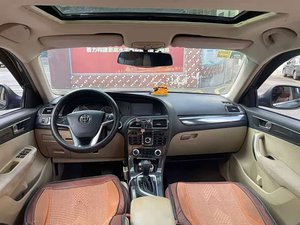Auto Usado Zhong Hua V5 Familiar SUV 2012 2013 2014 para Viajes de Negocios, Conducción de Larga Distancia, Lujo y Comodidad - Product Image 3