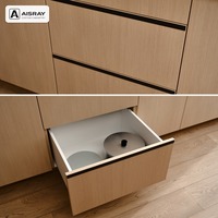 Meuble de cuisine en chêne blanc avec îlot, design contemporain, livraison en kit, panneaux en mélaminé et rangement coulissant
