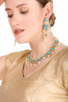 Parure Collier et Boucles d'Oreilles pour Femme en Laiton Plaqué Or Style Polki, Tendance et Élégante avec Accents de Perles, Idéale pour Fiançailles, Mariage, Anniversaire