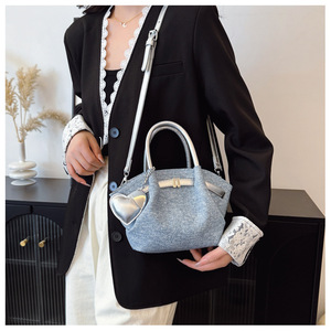 Bolso de mano con diseño de lichi, bolso bandolera de hombro informal minimalista de gran capacidad para mujeres y niñas - Product Image 2