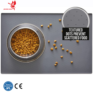 Alfombrilla de alimentación de mascotas impermeable con bordes elevados, manteles individuales más pesados y gruesos para cuenco de agua para perros y gatos sin BPA - Product Image 5