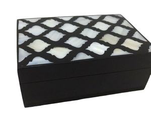 Nuevo diseño indio hecho a mano MDF hueso resina forma cuadrada Color blanco y negro caja de regalo fiesta de oficina regalo usado hermoso diseño - Product Image 1