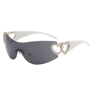 Lunettes de soleil de mode Y2K en forme de cœur, design intégré, résistantes aux UV, pour l'extérieur - Product Image 4