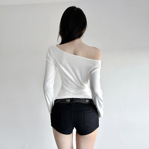 T-shirt en tricot asymétrique à épaules dénudées sexy pour femmes, couleur unie, col châle, coupe ajustée, style européen américain - Product Image 3