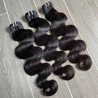 Lots de Cheveux Naturels Bruts Indiens Bouclés 100% Birmans Non Traités, Cheveux Humains Naturels Ondulés de Bébé Cambodgiens en Gros
