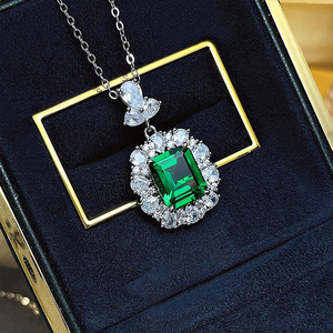 Set di Gioielli in Ottone Stile Vintage, Orecchini, Collana e Anello, Elegante e Lussuoso Regalo per Matrimoni e Fidanzamenti - Product Image 4