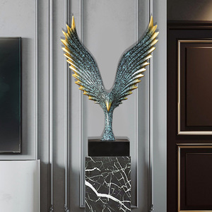 Ornement en résine Master Gu Angel Wings, décoration minimaliste moderne pour l'entrée de la maison, armoire à vin, cadeau - Product Image 3