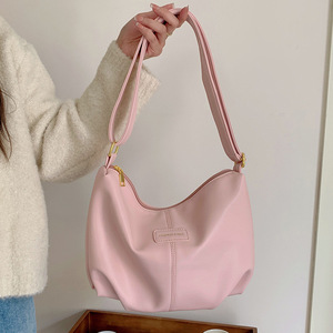 Bolso tote rosa para mujer con cierre de cremallera, resistente al agua, bandolera para uso diario, primavera 2024 - Product Image 1