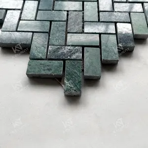 Design speciale all'ingrosso bagno parete spina di pesce piastrelle verdi mosaici