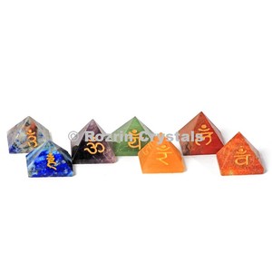 En gros 7 Couleurs Pyramides de Chakra Pierres - Product Image 1
