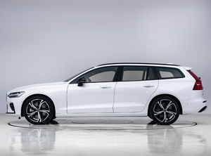 Volvo V60 Recharge AWD 2025, Bajo Kilometraje, Caja de Cambios Automática, Volante a la Izquierda, Gasolina, Asientos de Cuero - Product Image 4