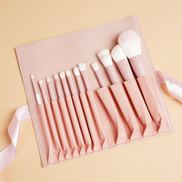 Ensemble de pinceaux de maquillage professionnels 12 pièces, doux, vegan, pinceaux plats, anticernes, fond de teint, blush, fard à paupières, estompeurs, format voyage, pour le visage