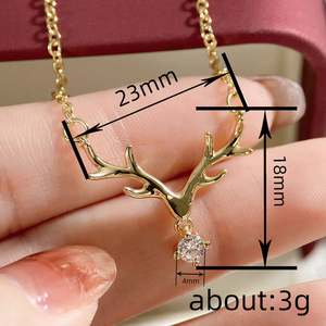 Collana con Ciondolo a Forma di Corna di Renna per Natale, Gioiello Elegante a Quattro Punte per Donna - Product Image 4