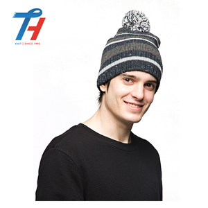 100% ACRYLIQUE Personnalisé Hommes Tricoté <span class=keywords><strong>Noir</strong></span> Crâne <span class=keywords><strong>Bonnet</strong></span> Laine Acrylique <span class=keywords><strong>Avec</strong></span> <span class=keywords><strong>pompon</strong></span> - Product Image 4