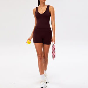 ชุดโยคะผู้หญิงทรงเข้ารูป YIYI 2026 รุ่นใหม่ ชุดออกกำลังกาย 3 ชิ้น กางเกงเลกกิ้ง กางเกงขาสั้นทรง Biker เสื้อกล้ามเว้าลึกแบบมีฟองน้ำเสริม ชุดออกกำลังกายสำหรับเข้ายิม - Product Image 6