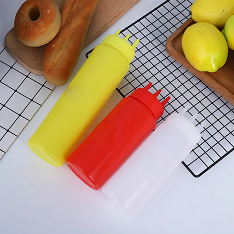 Squeeze Bottle 3 Hole Ketchup Mustard Salad Dressing Seasoning Squeezer Suitable for Family Restaurant Bakery
