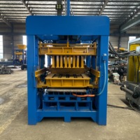 Mouleuse à blocs de ciment QT8-15 pour les usines de matériaux de construction produisant des blocs de mur, des unités de pavage et des produits de construction