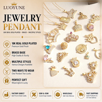LUOYUNE Pendentifs Couronne en Laiton Plaqué Or 18K Poli Miroir avec Zircon Cubique, Breloques Bijoux Prix Usine pour Propriétaires de Boutiques, Idéal Cadeau