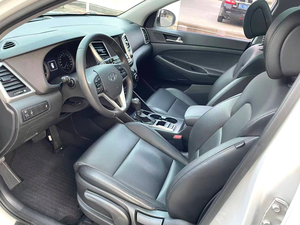 <span class=keywords><strong>Tucson</strong></span> 2018 1.6T Luxury SUV 2WD, Auto Usado, Volante a la Izquierda, Automático, Gasolina, Asientos Eléctricos Oscuros, Techo Panorámico - Product Image 6