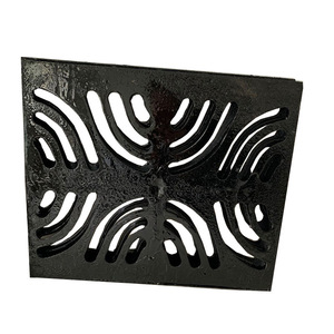 ตะแกรงระบายน้ำเหล็กดัดทรงสี่เหลี่ยมสีดำสำหรับงานอุตสาหกรรมกลางแจ้ง แบบมีลวดลาย ฝาปิดรางระบายน้ำเดี่ยว ตะแกรงเหล็กหล่อสำหรับท่อระบายน้ำเสีย - Product Image 1