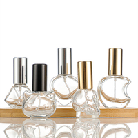 Vente en gros de différents modèles de flacons de parfum en verre vides de 10 ml, petits, rechargeables, portables, de poche, pour les voyages