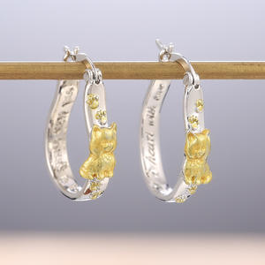 Pendientes de aro bicolor en oro y plata con dije de gato y grabado de amor para mujer, regalo con diseño de animal adorable E275 - Product Image 3