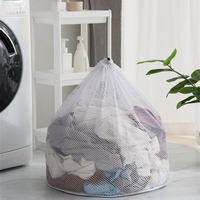 Filet de lavage en polyester à mailles larges pour machine à laver, idéal pour les vêtements sales, soutiens-gorge, chaussettes, sous-vêtements et chaussures.