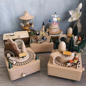 Boîte à <span class=keywords><strong>musique</strong></span> carrousel de Noël en bois, design personnalisable avec horloge coucou, idéale pour la décoration de la maison et les cadeaux de Noël - Product Image 2