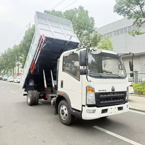 Camión de carga basculante Sinotruck Howo para el transporte y carga de materiales de construcción con sistema de elevación hidráulico - Product Image 1