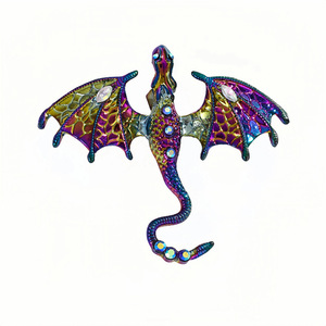 Broche Retrô de Liga Metálica com Dragão Voador Estilo Gota de Óleo, Acessório Personalizado Masculino para Terno e Casaco, Novo Lançamento Transfronteiriço com Efeito Gotejante - Product Image 2