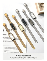 Montre Femme Vintage à Quartz Personnalisée OEM, Cadran Double Fuseau Horaire Fin, Bracelet en Acier Inoxydable Tressé Os de Poisson, Conçue pour un Style Rétro Décontracté
