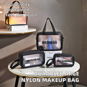 Boîte <span class=keywords><strong>de</strong></span> <span class=keywords><strong>maquillage</strong></span> professionnelle pour dames Grande capacité Nylon pour trousse <span class=keywords><strong>de</strong></span> toilette Fermeture à glissière transparente Logo brodé à la mode <span class=keywords><strong>Professionnel</strong></span> PU - Product Image 2