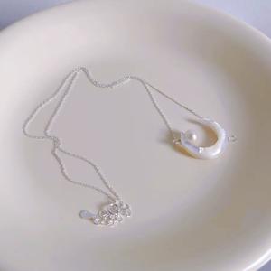 Collar de Plata S925 con Perla Natural de Agua Dulce, Ajustable, con Diseño de Mariposa, Concha y Luna, Estilo Romántico y Fresco para Clavícula, Color Blanco - Product Image 3