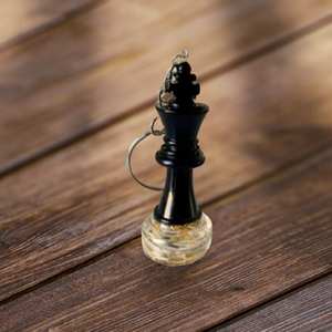 Llavero de resina único con diseño artístico abstracto, accesorio ligero y duradero diseñado para uso diario, expresión personal - Product Image 5