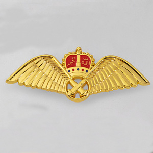 Broche de Metal Personalizado de Aleación de Zinc con Logotipo de Qatar Airline para Uniformes, Alas de Avión, Chapado en Oro - Product Image 5