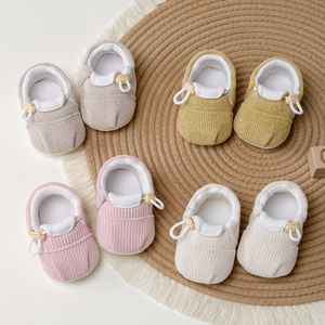 Anti-slip leer-vloerschoenen en sokken met zachte zool voor pasgeborenen, schoenen voor baby's die nog niet lopen, babyschoenen voor de lente en de herfst 0-1 jaar - Product Image 1