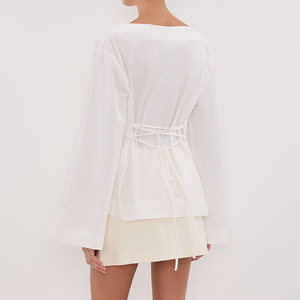 Vêtements pour femmes du printemps, hauts personnalisables en gros, bandage, t-<span class=keywords><strong>shirt</strong></span> <span class=keywords><strong>blanc</strong></span> uni, <span class=keywords><strong>femme</strong></span>, manches longues évasées, t-shirts en coton uni - Product Image 2