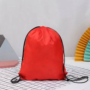 Sac de shopping en polyester personnalisé de haute qualité avec logo, cordon de serrage réutilisable, poignée en corde, style fourre-tout élégant, motifs colorés - Product Image 4