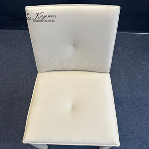 Silla de Comedor Moderna Keynes Tapizada en Cuero Sintético Crema con Respaldo Acolchado y Patas Completamente Tapizadas para Hotel, Restaurante y Hogar - Product Image 4