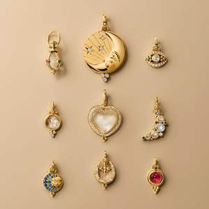 Joyería de moda 18K chapado en oro de acero inoxidable encanto estrella Luna corazón circón pavimentado cara humana colgante para suministros al por mayor - Product Image 1