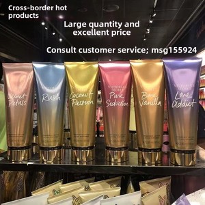 Loción Corporal Perfumada <span class=keywords><strong>Victoria</strong></span>'s <span class=keywords><strong>Secret</strong></span>, Hidratante, Nutritiva, Aroma a Pétalos de Terciopelo, Fragancia Duradera, 236 ml - Product Image 2